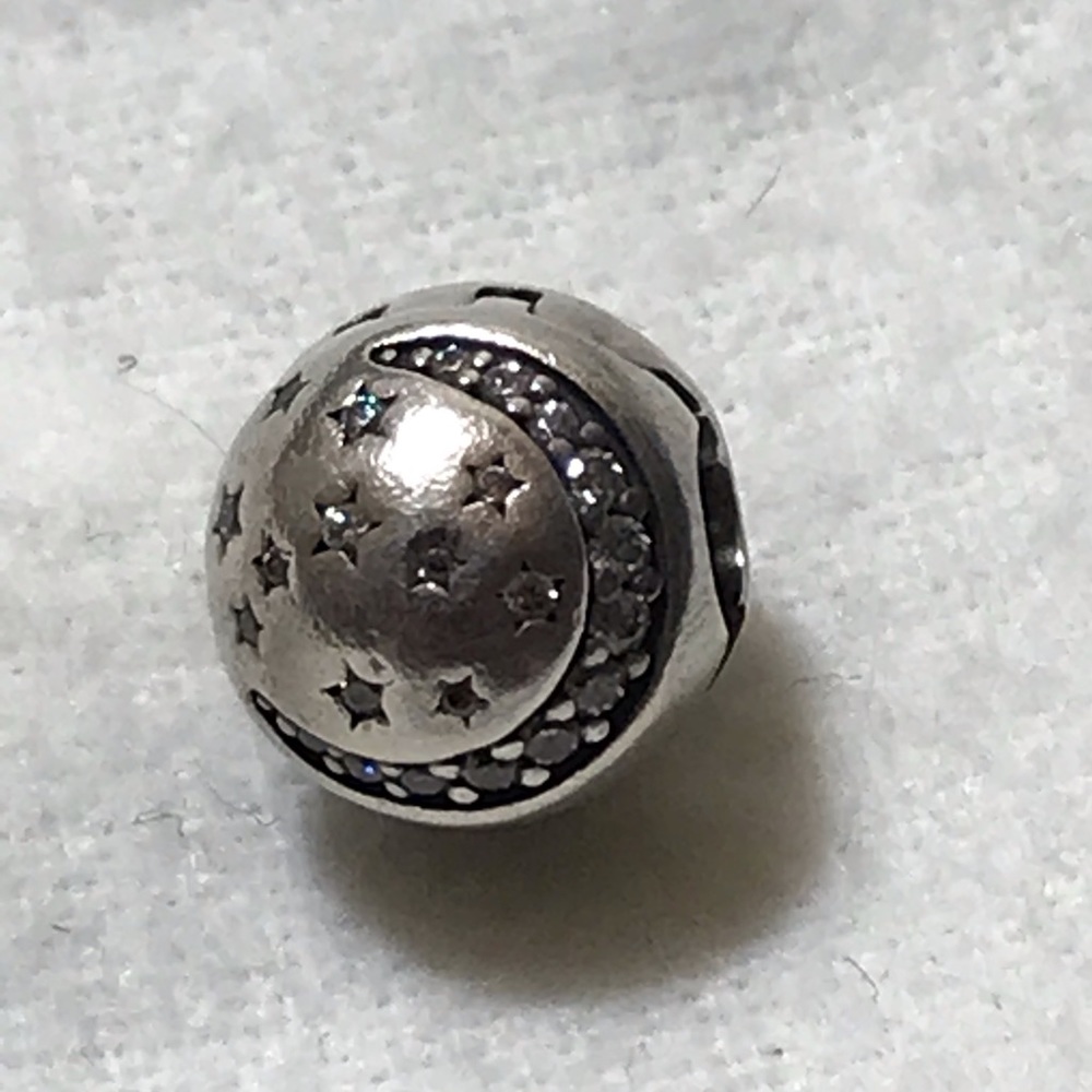 Pandora Clips